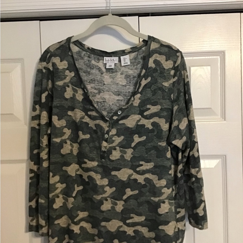 Nicole Miller New York Woman’s Camouflage Shirt Size Large